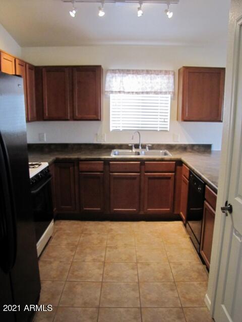 CHAPARRAL VILLAGE NORTH PHASE 4 - Residential Lease