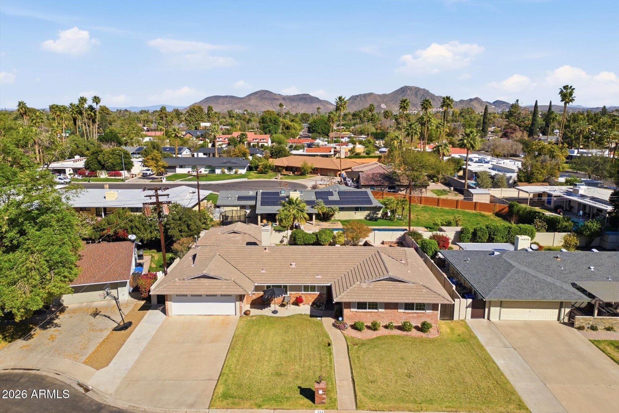 514 W HAYWARD Avenue