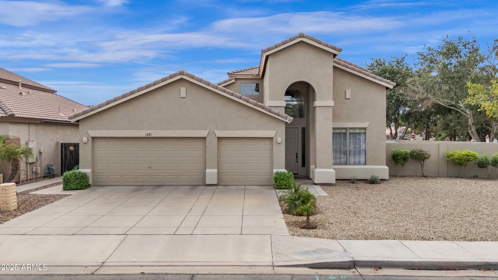 Photo of 1371 E Fairview Street, Chandler, AZ 85225 (MLS # 6932466)
