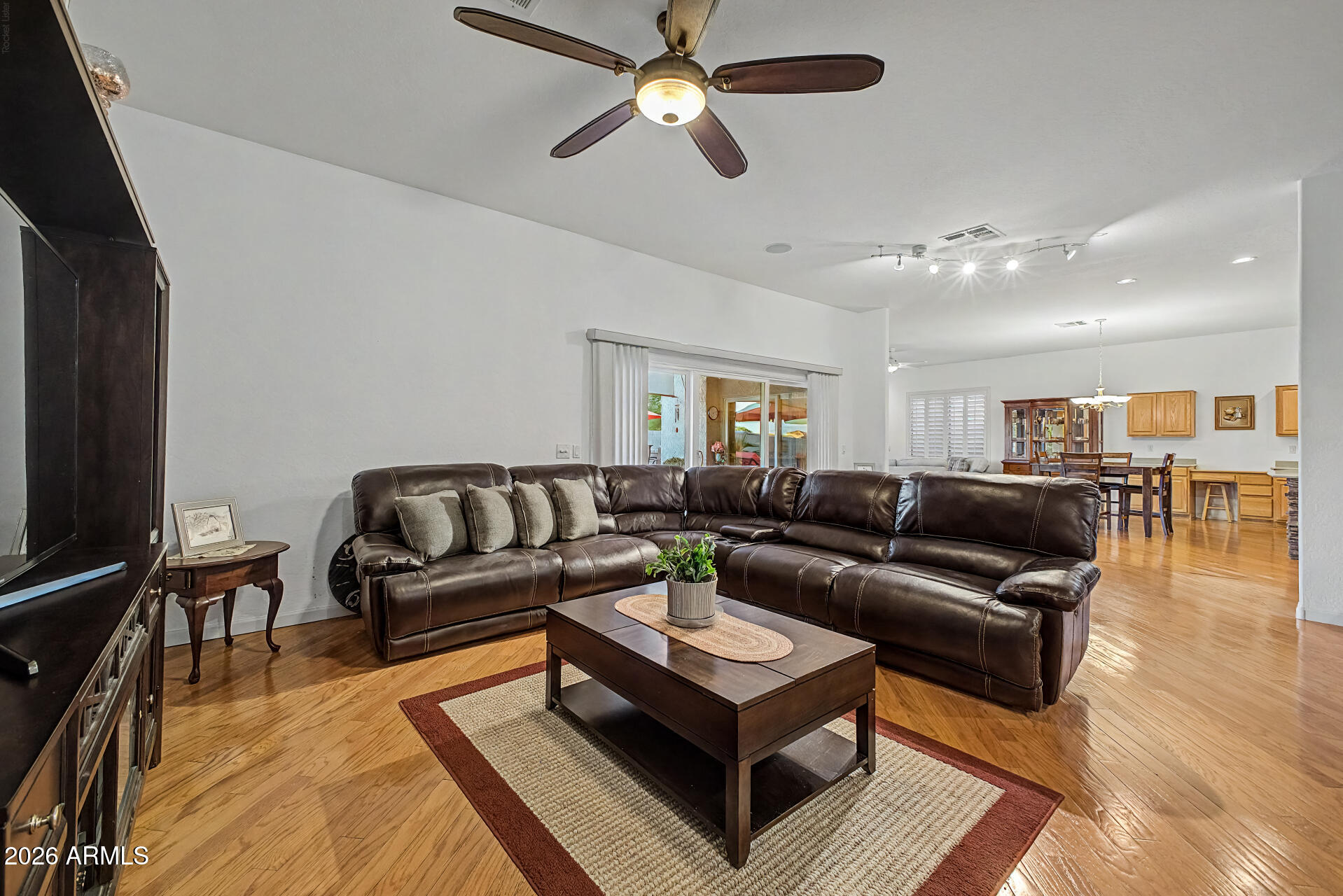 EAGLE CANYON - Residential