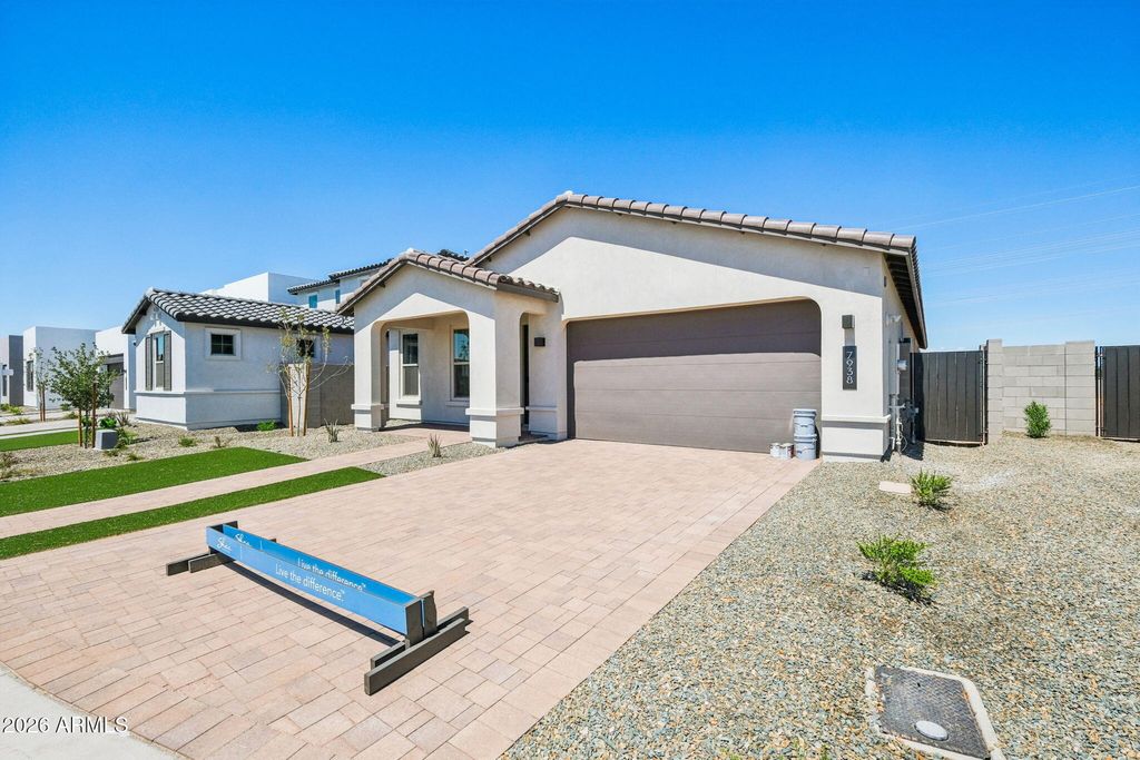 Photo of 7938 W Griswold Road, Peoria, AZ 85345 (MLS # 6977295)