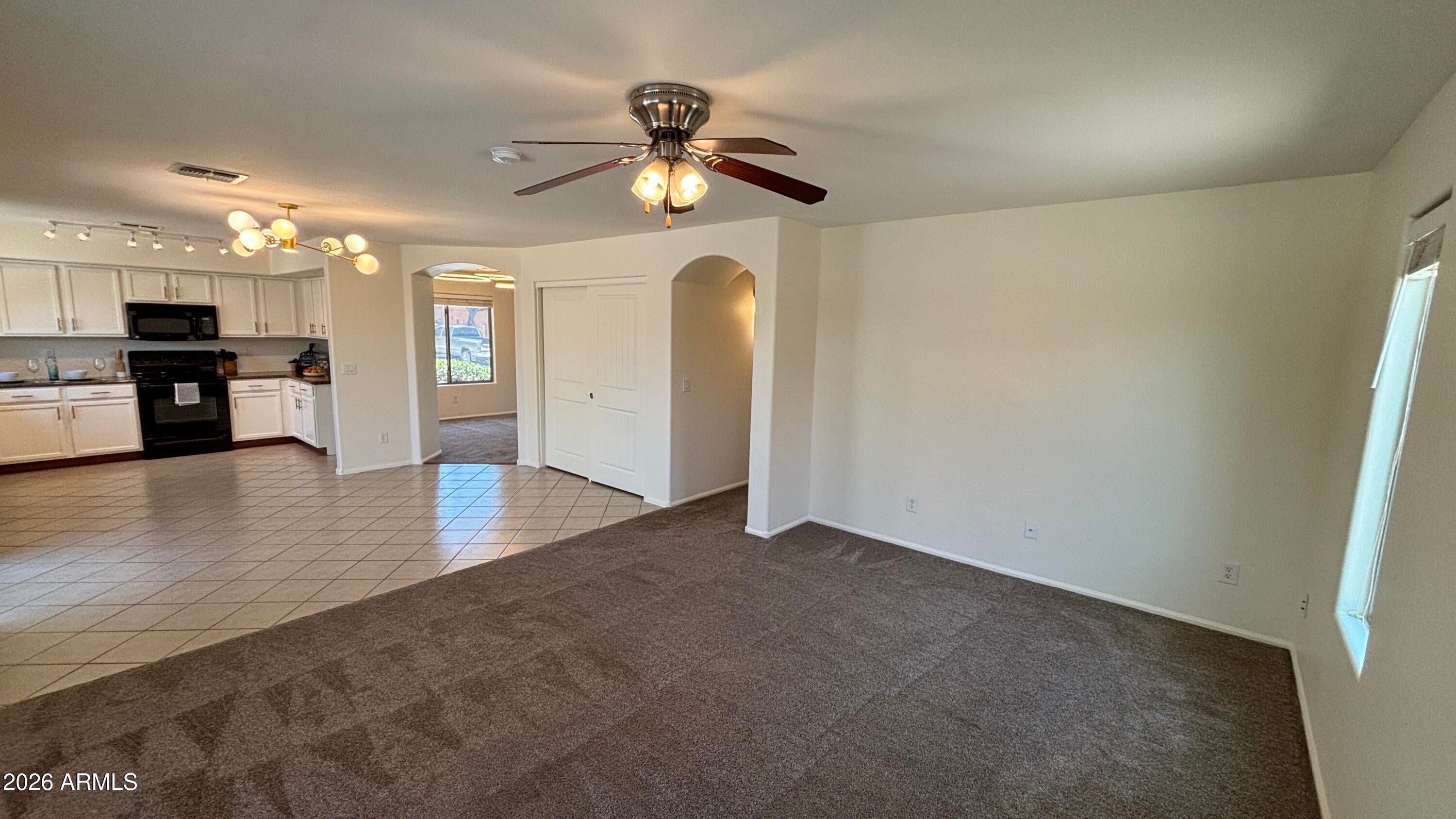 624 W MESQUITE TREE Lane