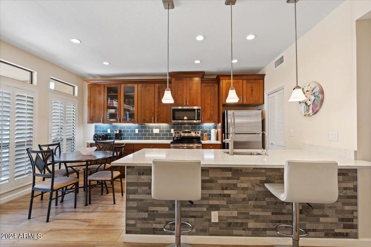 9707 E MOUNTAIN VIEW Road 1438