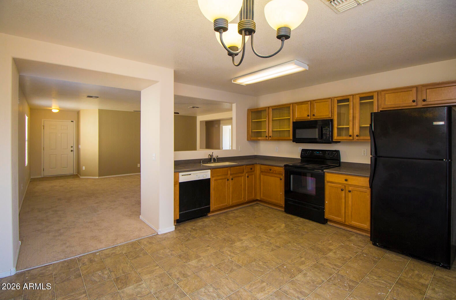 585 W JARDIN Loop