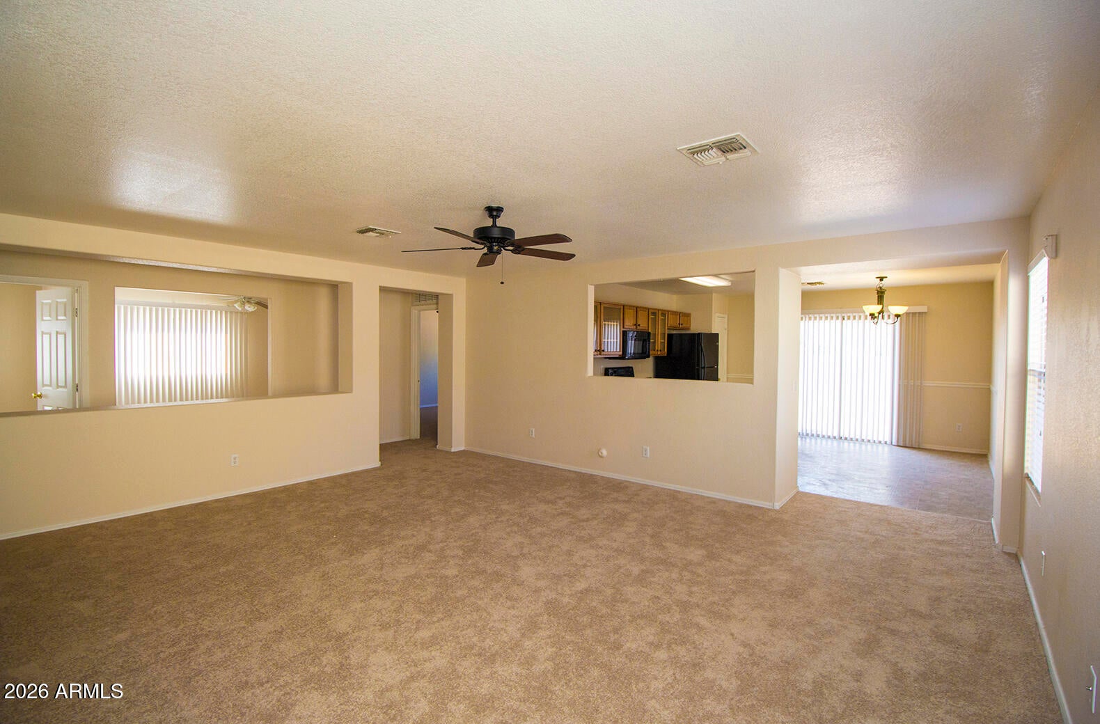 585 W JARDIN Loop