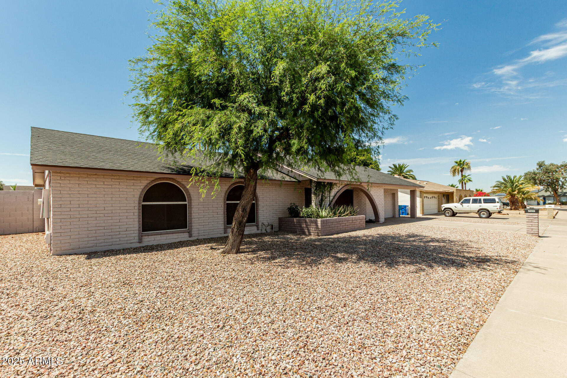 3015 W WALTANN Lane
