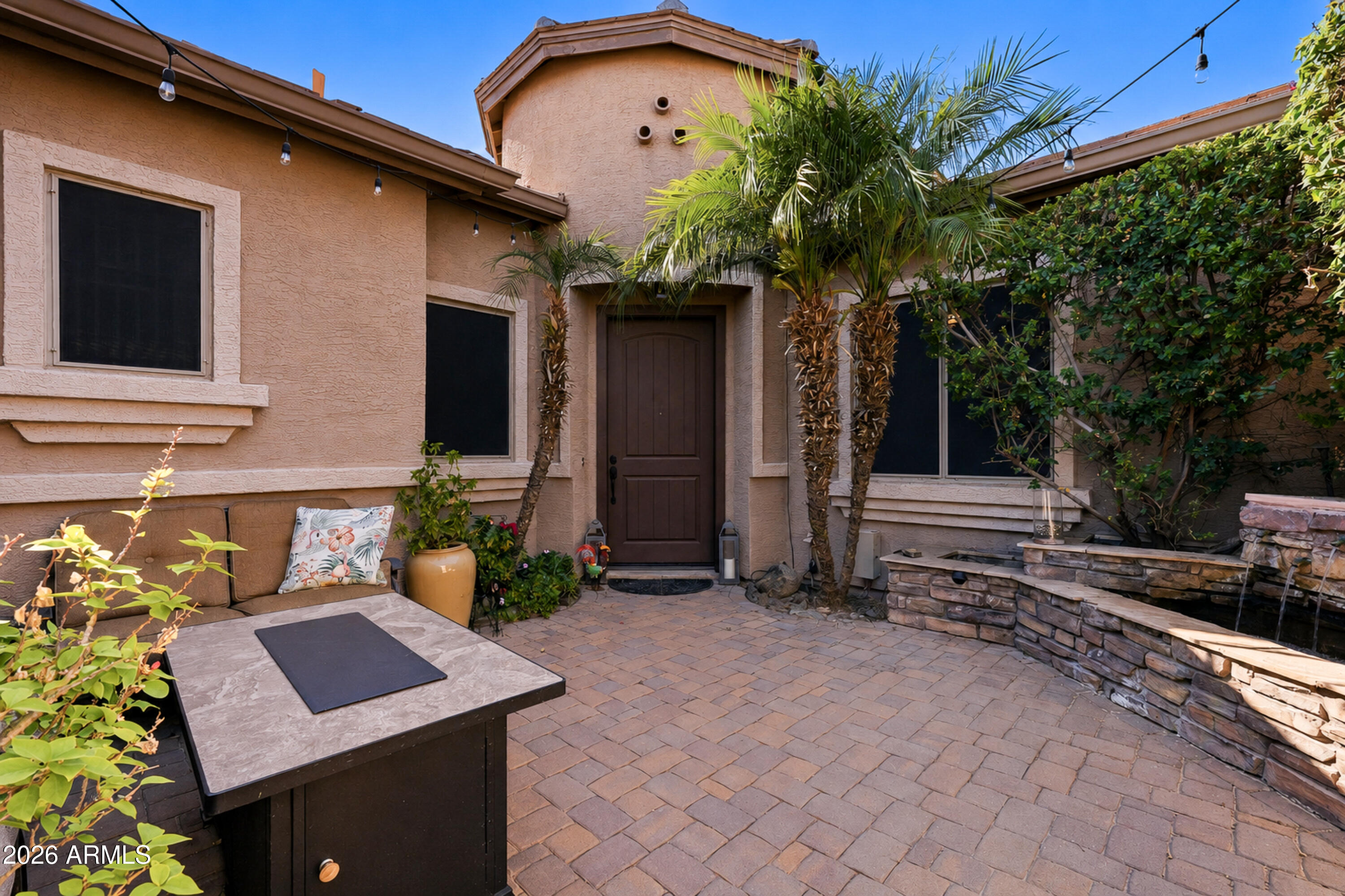2576 E WESTCHESTER Drive