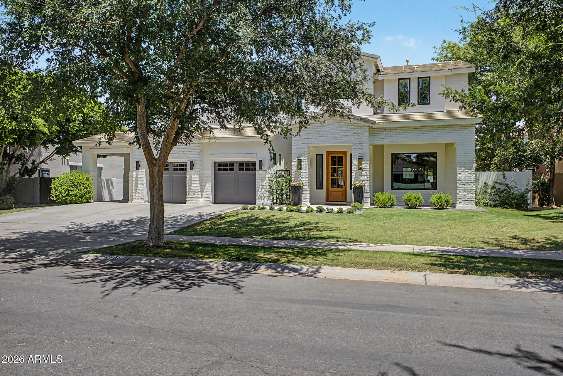 2950 E COMSTOCK Drive