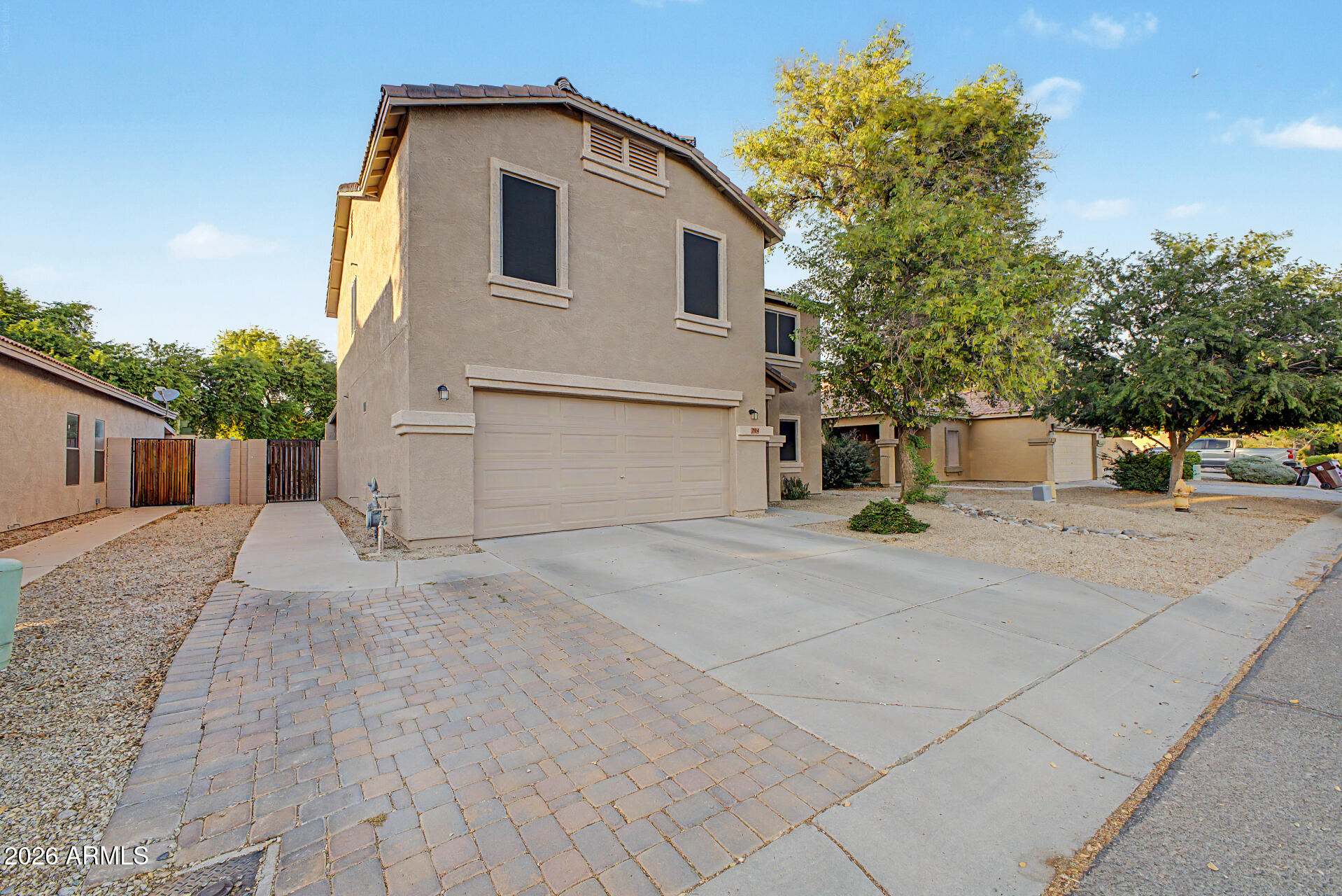 2064 E LIPIZZAN Drive