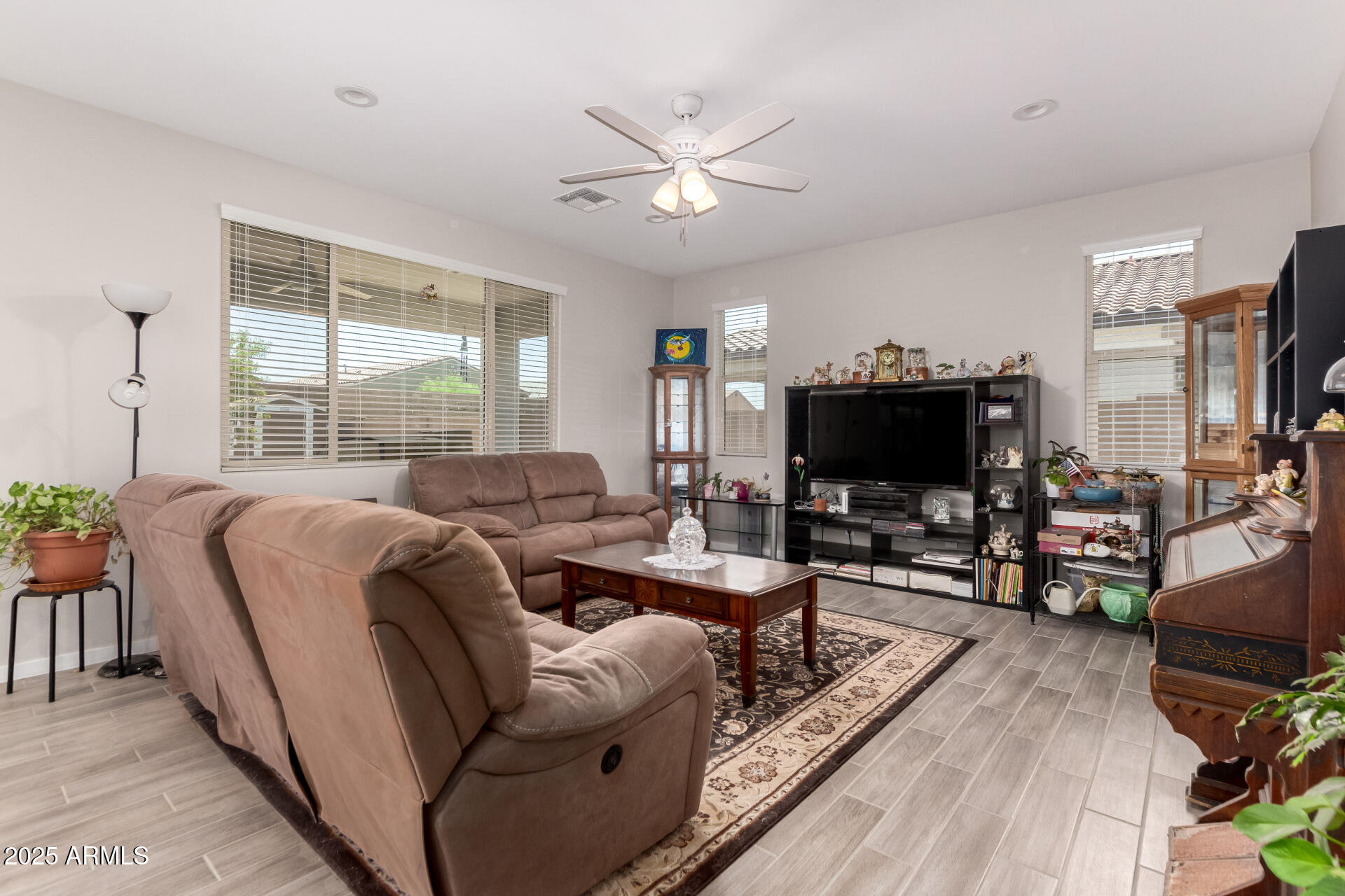 40141 W JAMES Lane