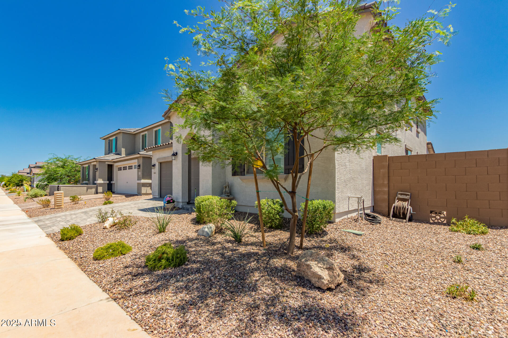 40141 W JAMES Lane