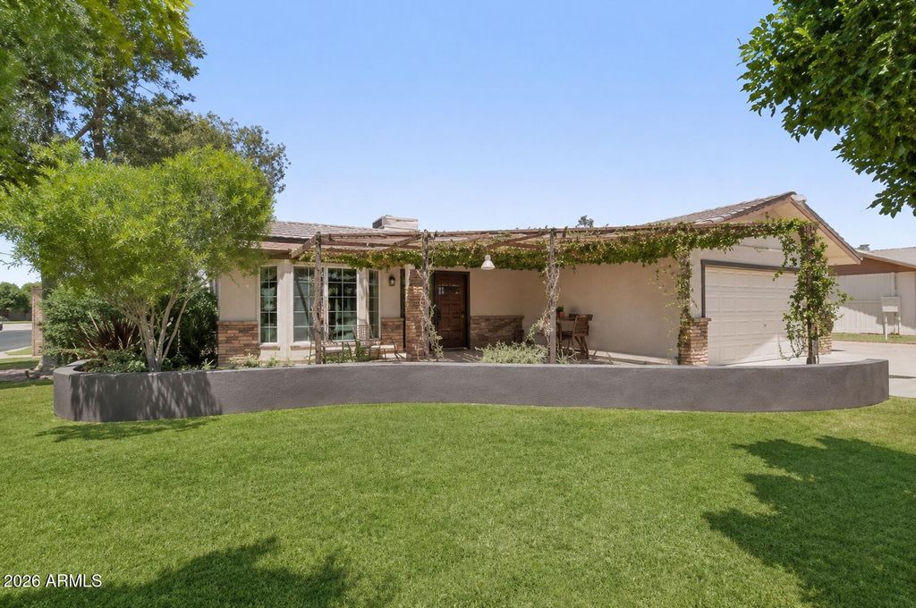 Photo of 222 E Silver Creek Road, Gilbert, AZ 85296 (MLS # 7030732)