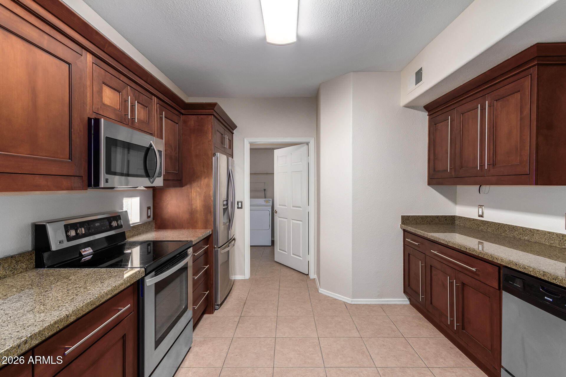 MOUNTAIN CANYON CONDOMINIUM - Residential
