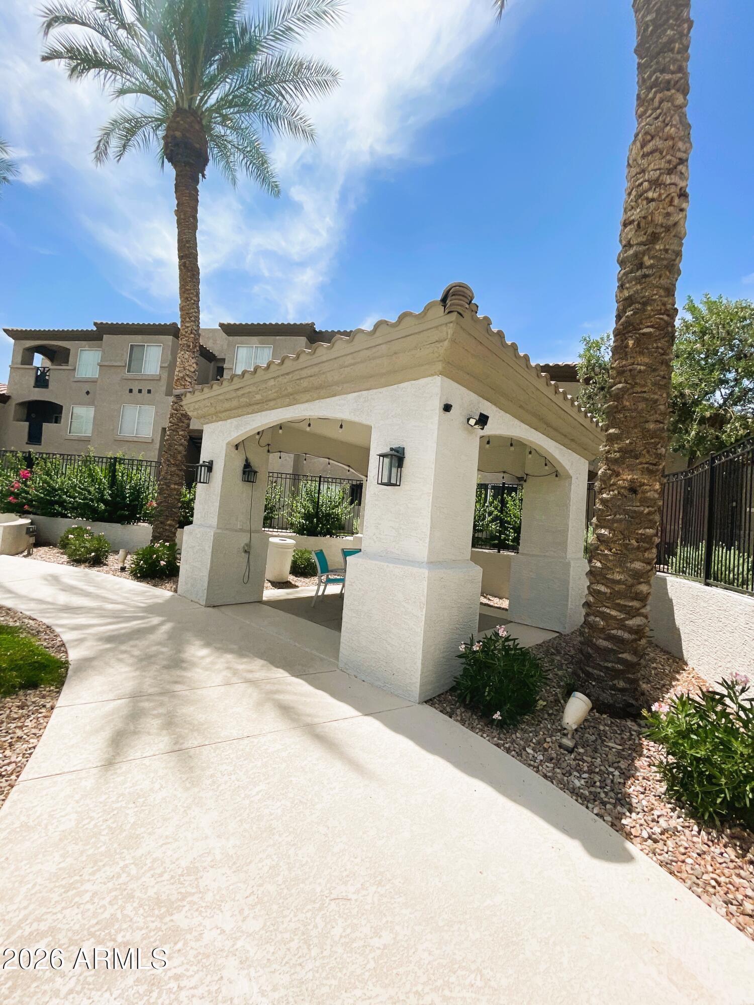 MOUNTAIN CANYON CONDOMINIUM - Residential
