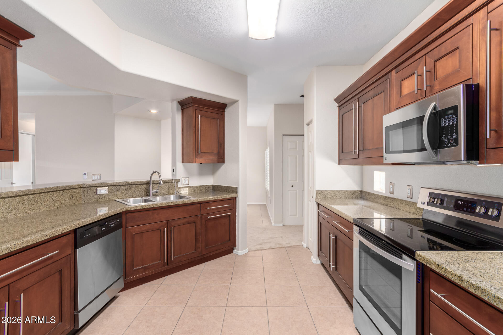 MOUNTAIN CANYON CONDOMINIUM - Residential