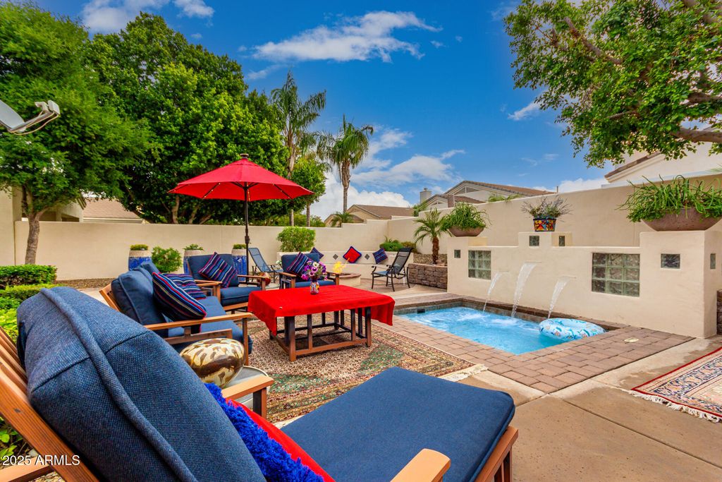 Photo of 2031 E Valencia Drive, Phoenix, AZ 85042 (MLS # 6952128)