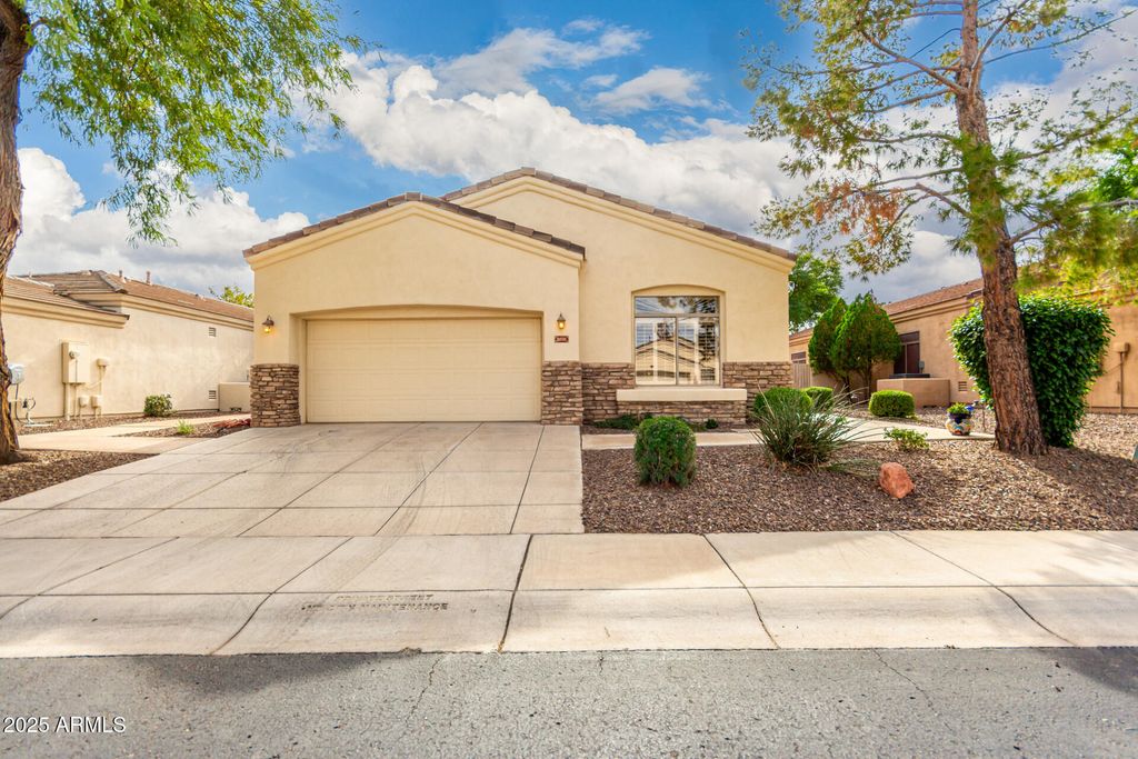 Photo of 2031 E Valencia Drive, Phoenix, AZ 85042 (MLS # 6952128)