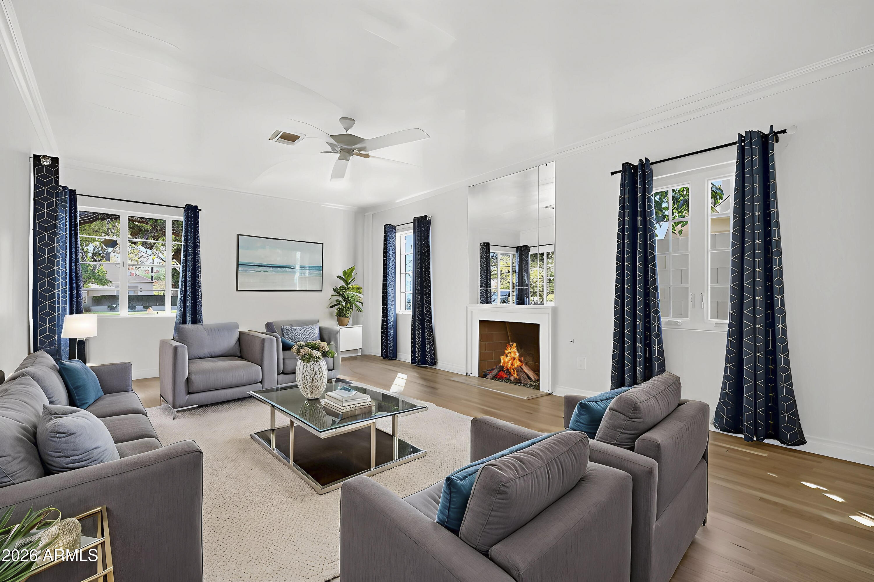 1526 W WILSHIRE Drive