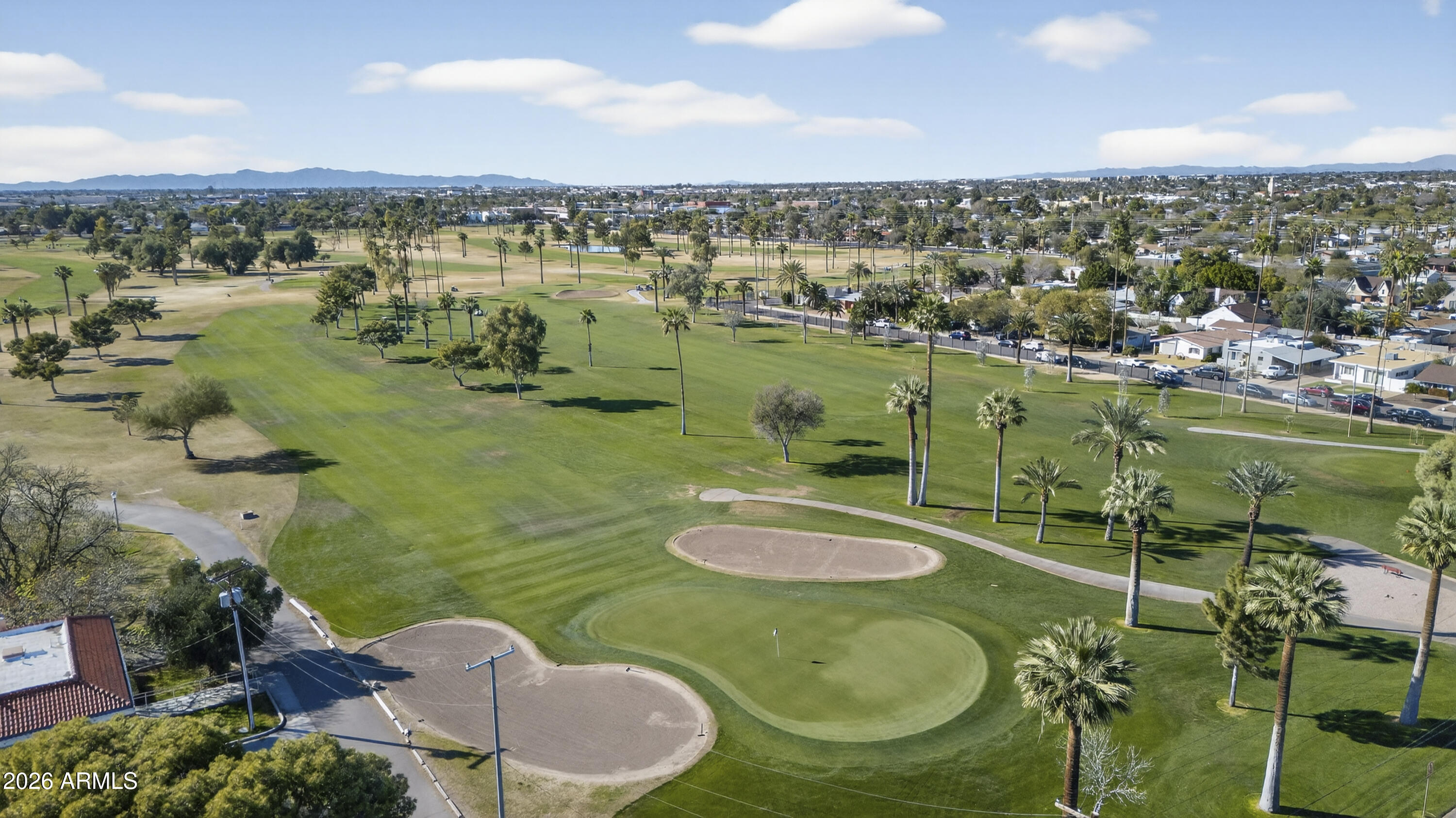 1526 W WILSHIRE Drive