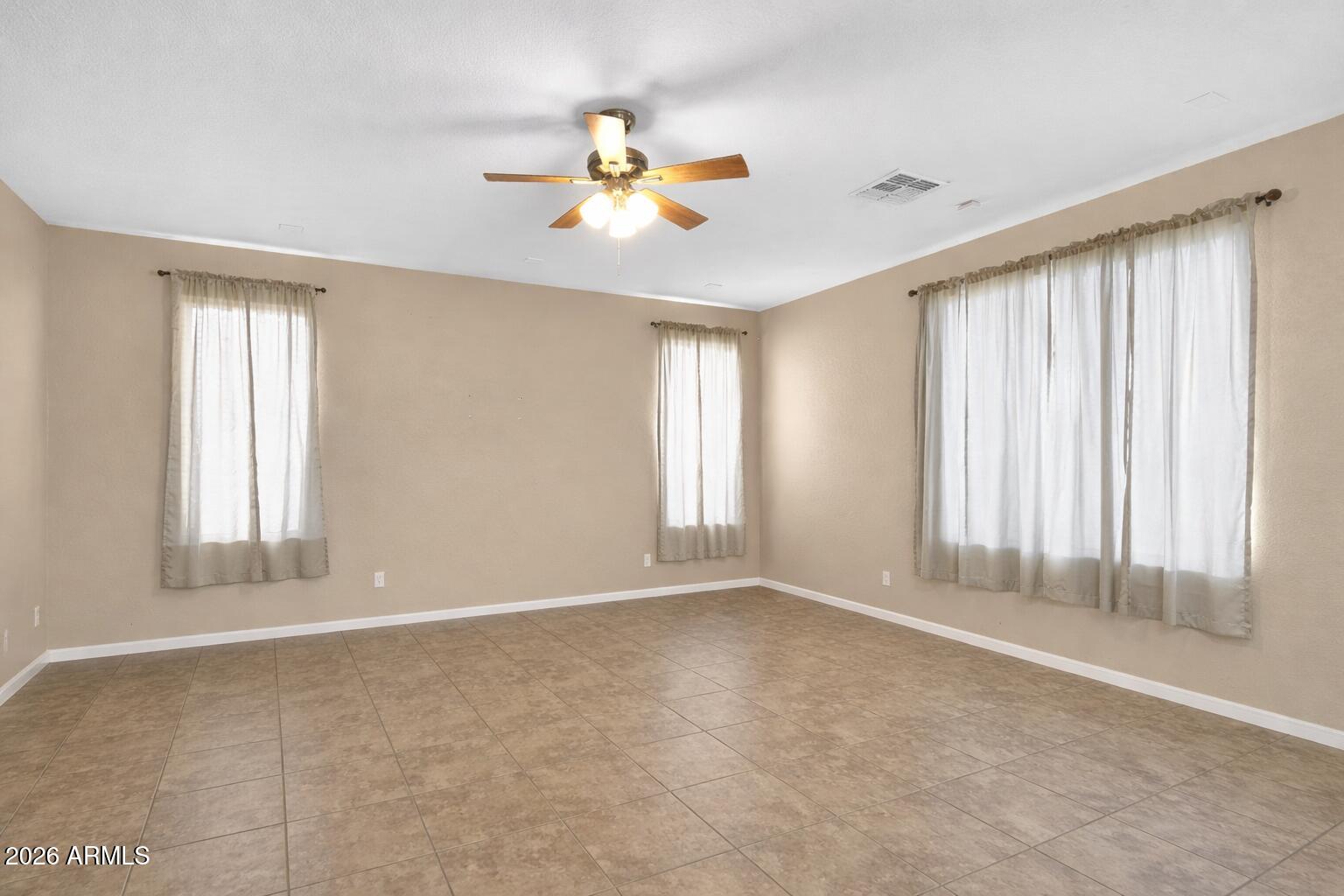 4668 E MEADOW LARK Way