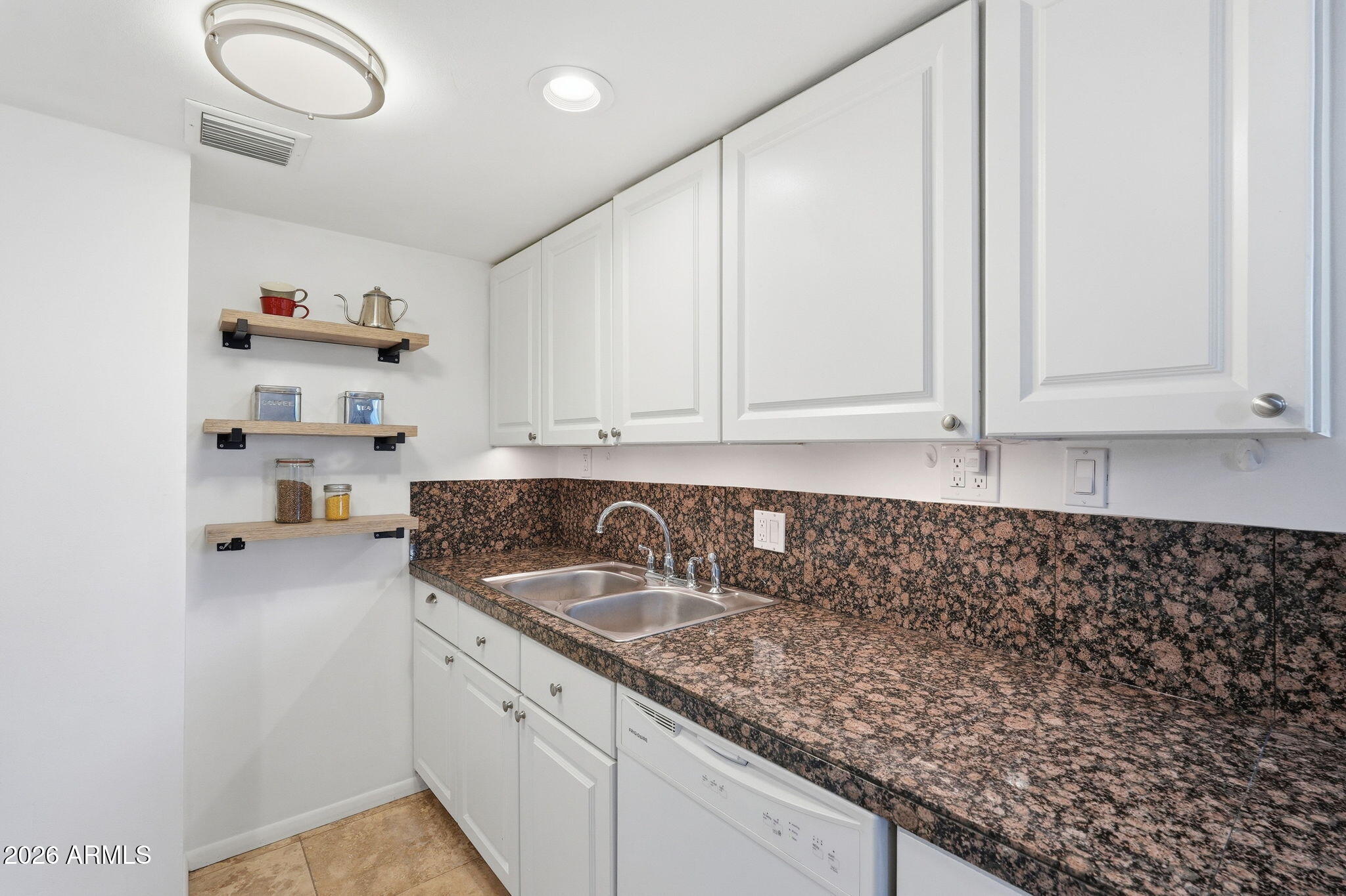 805 N 4TH Avenue 101