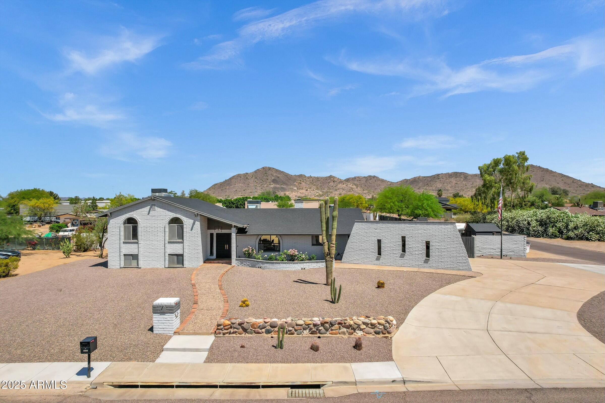 8902 W CIELO GRANDE --