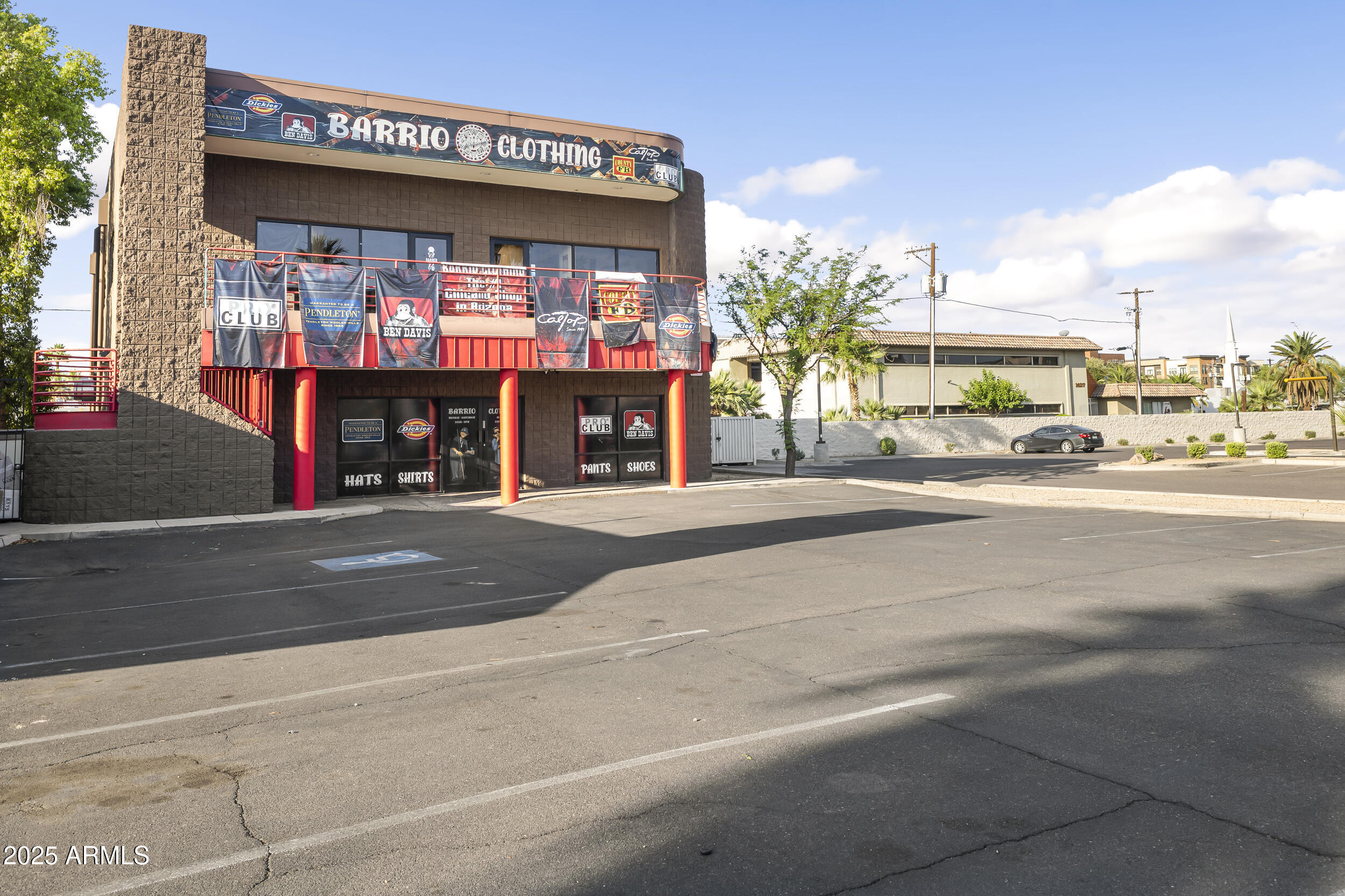319 E MCDOWELL Road