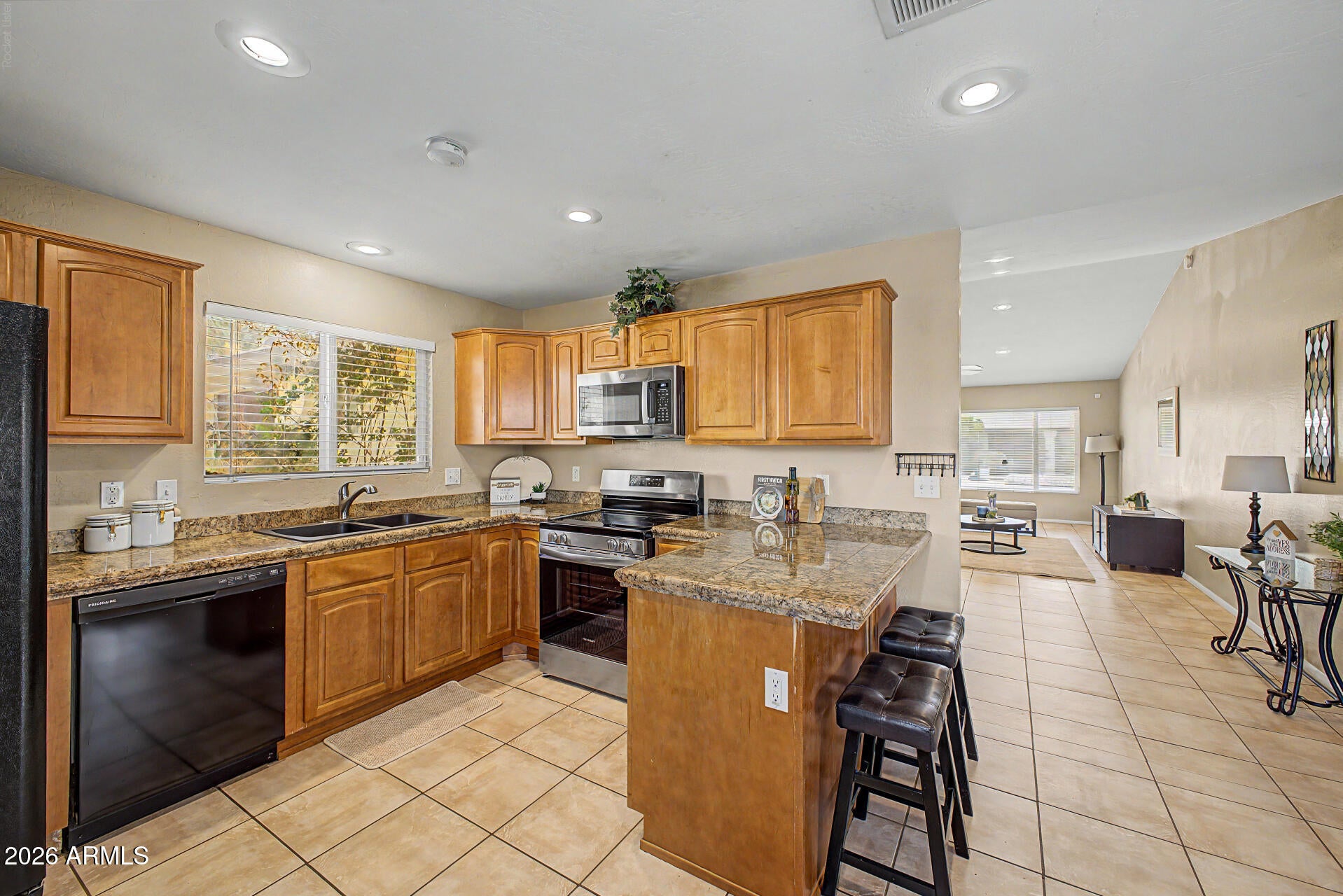 4716 W ANNETTE Circle