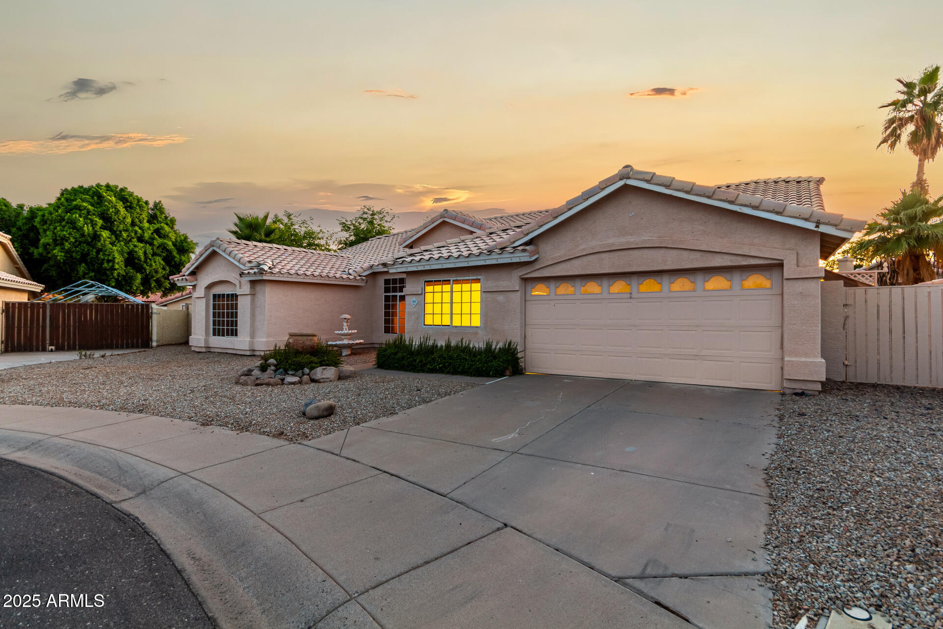 462 N BEDFORD Court