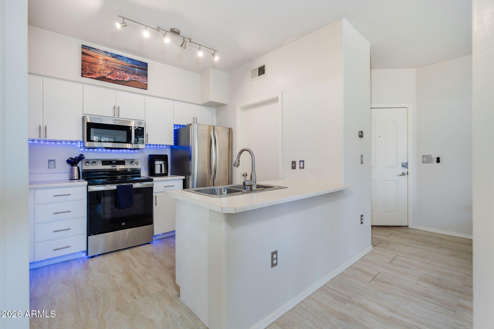 5302 E VAN BUREN Street 3026