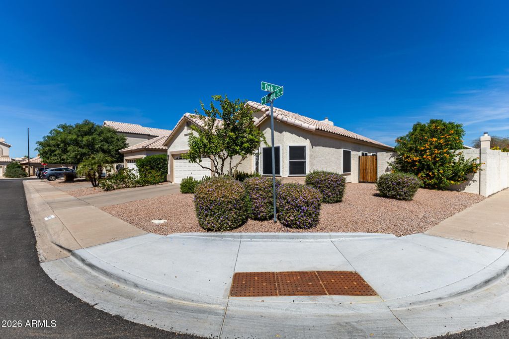Photo of 240 W Ensueno Street, Gilbert, AZ 85233 (MLS # 7002758)