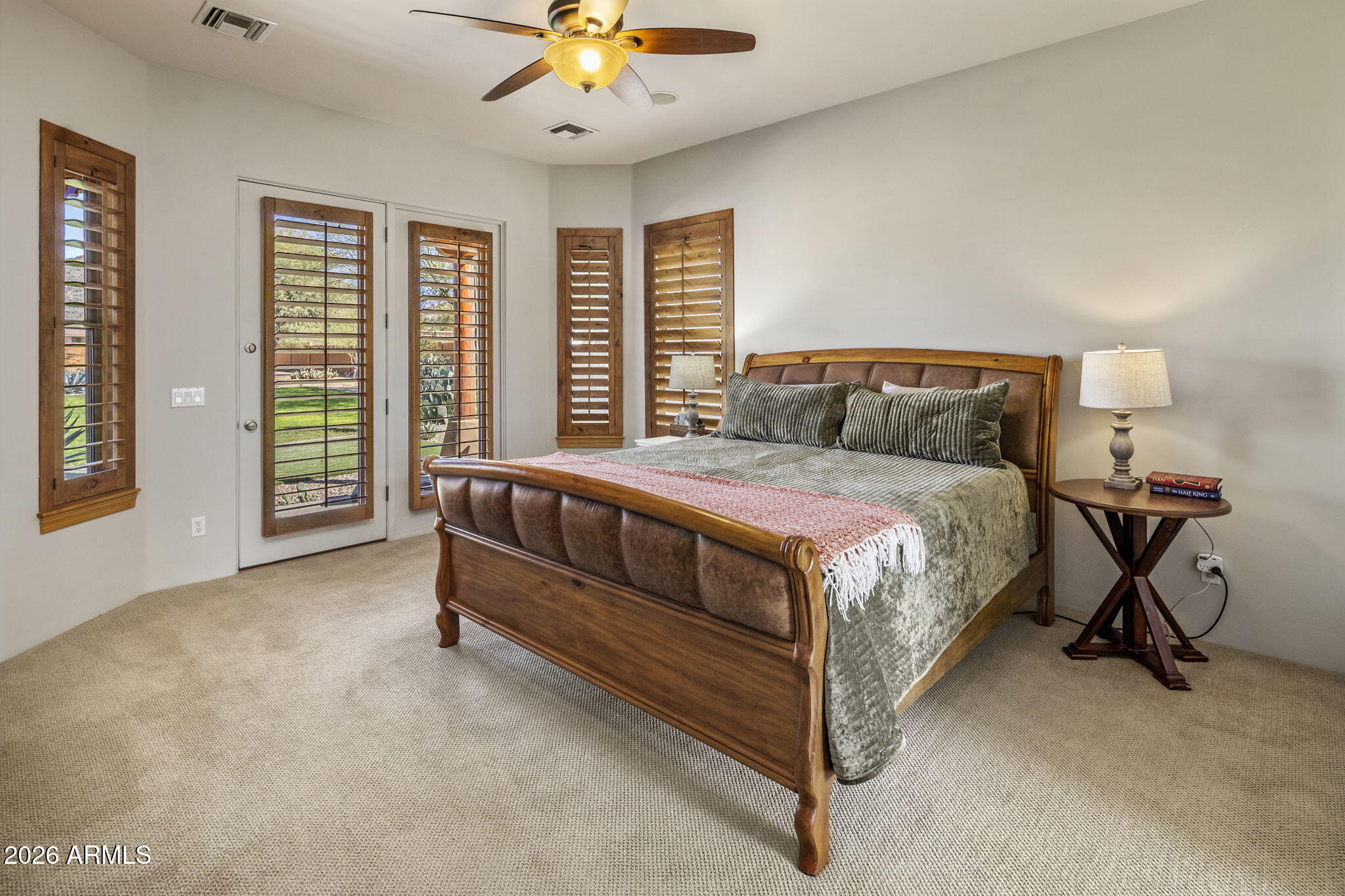 9048 W CALLE LEJOS --