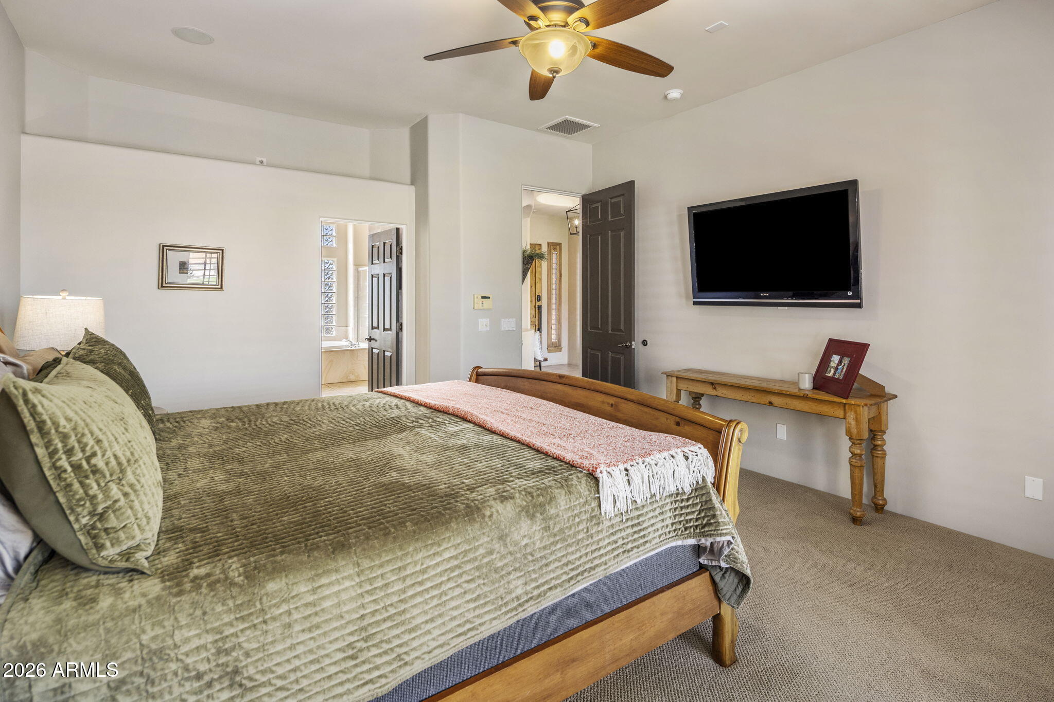 9048 W CALLE LEJOS --