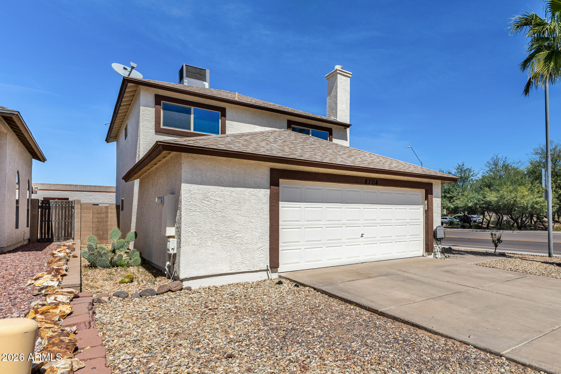 8704 W BLUEFIELD Avenue