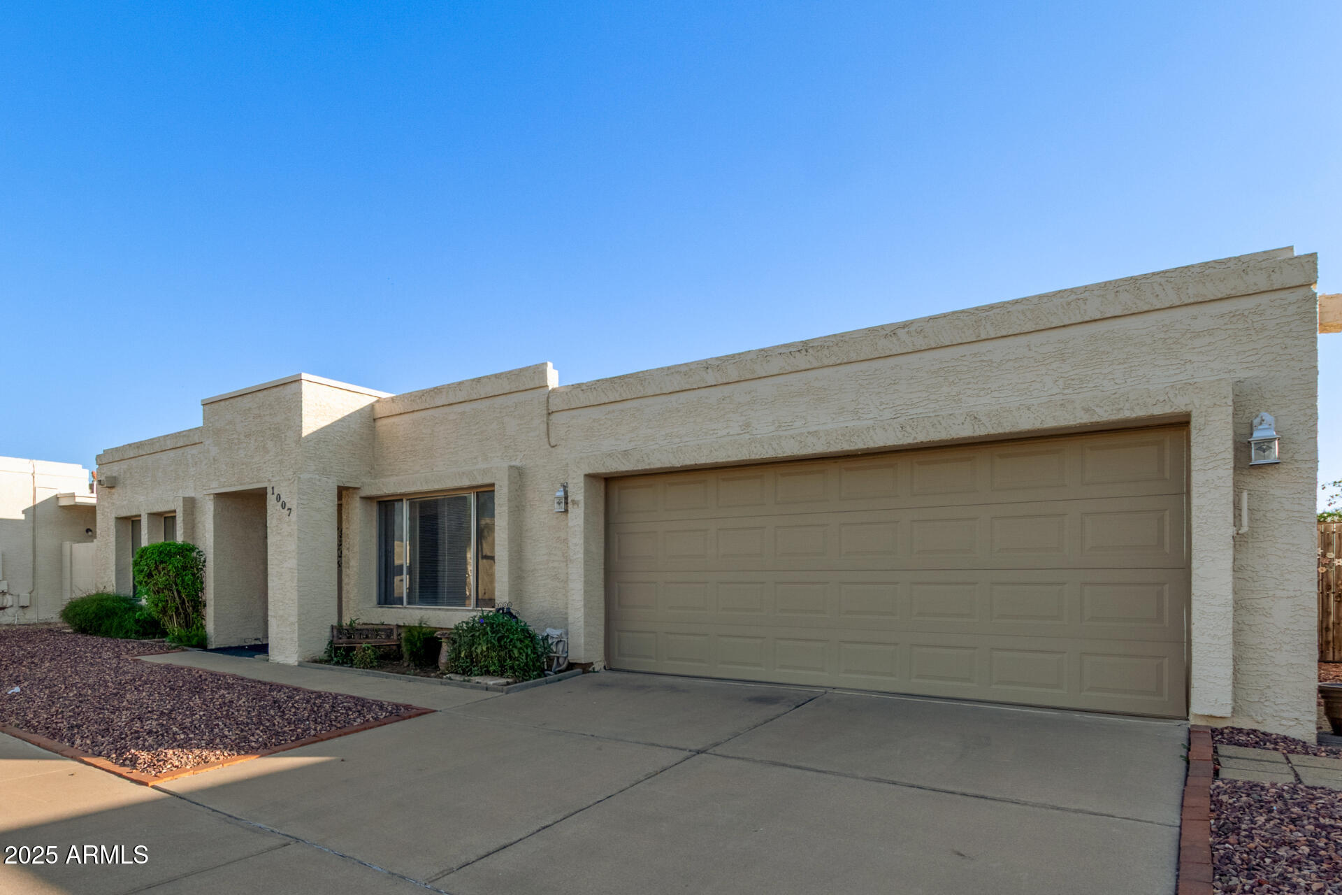 1007 E VILLA RITA Drive