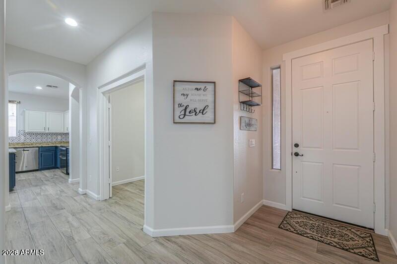 1629 E PRICKLY PEAR Place