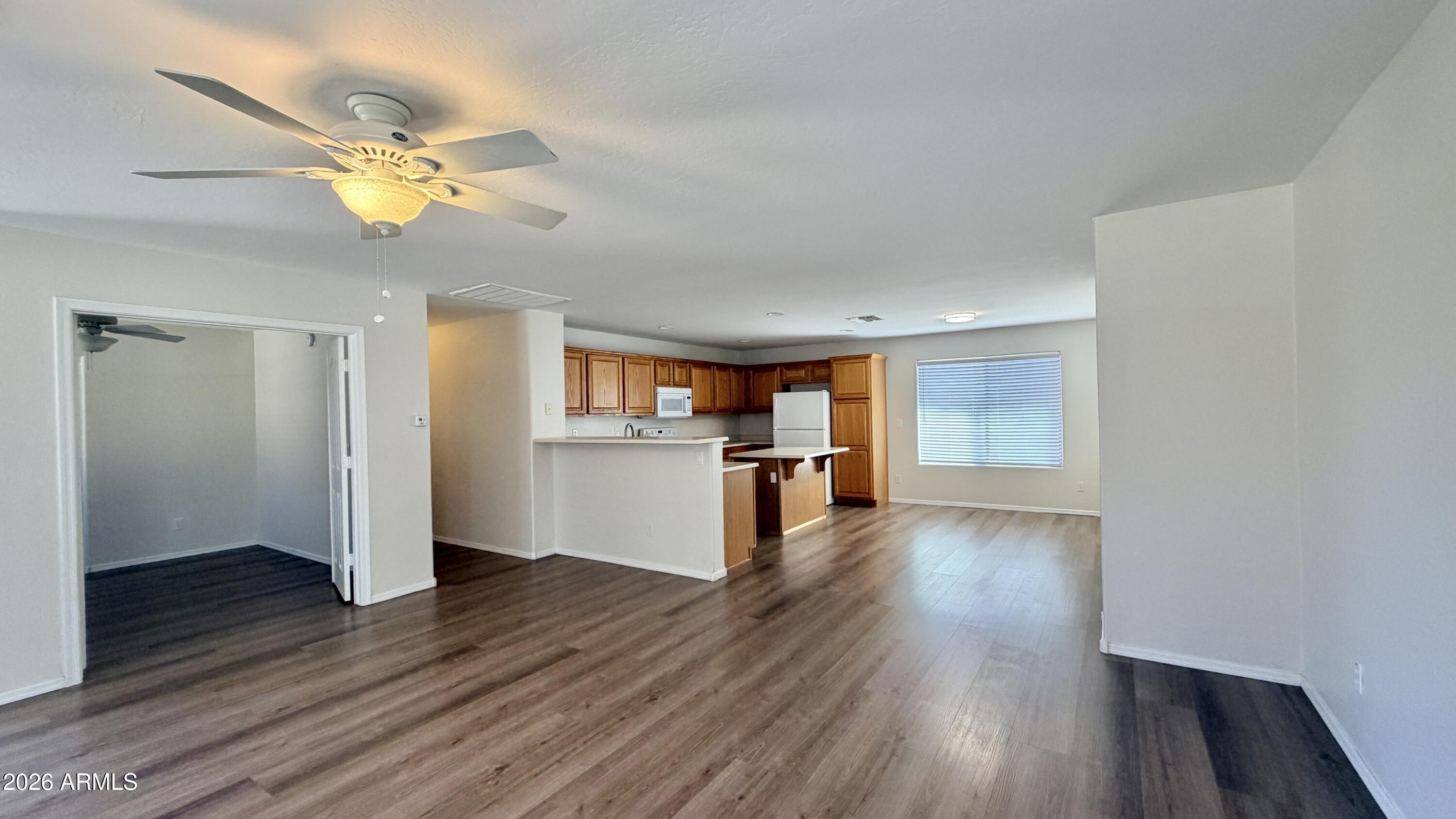 42291 W DESERT FAIRWAYS Drive