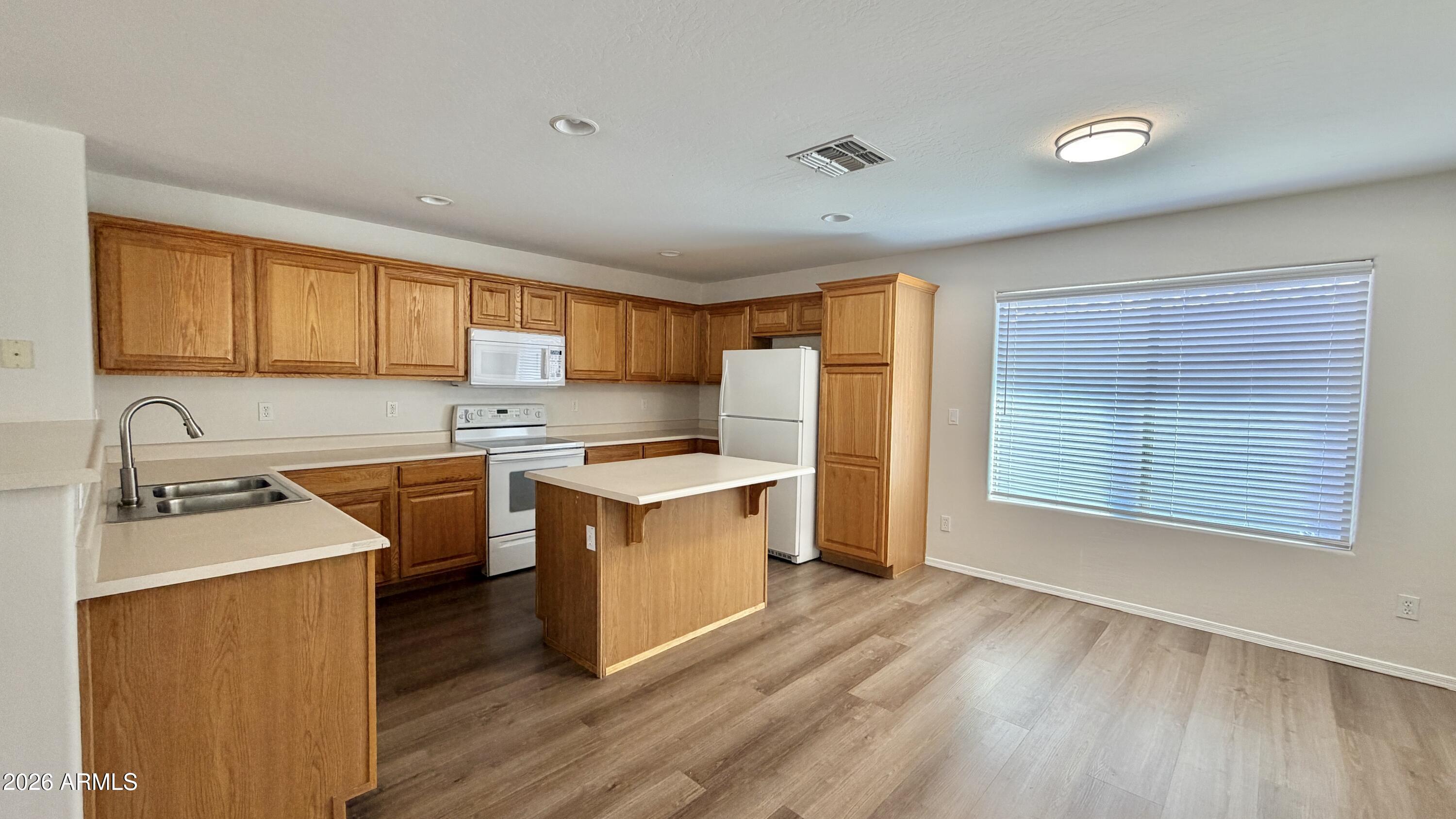 42291 W DESERT FAIRWAYS Drive