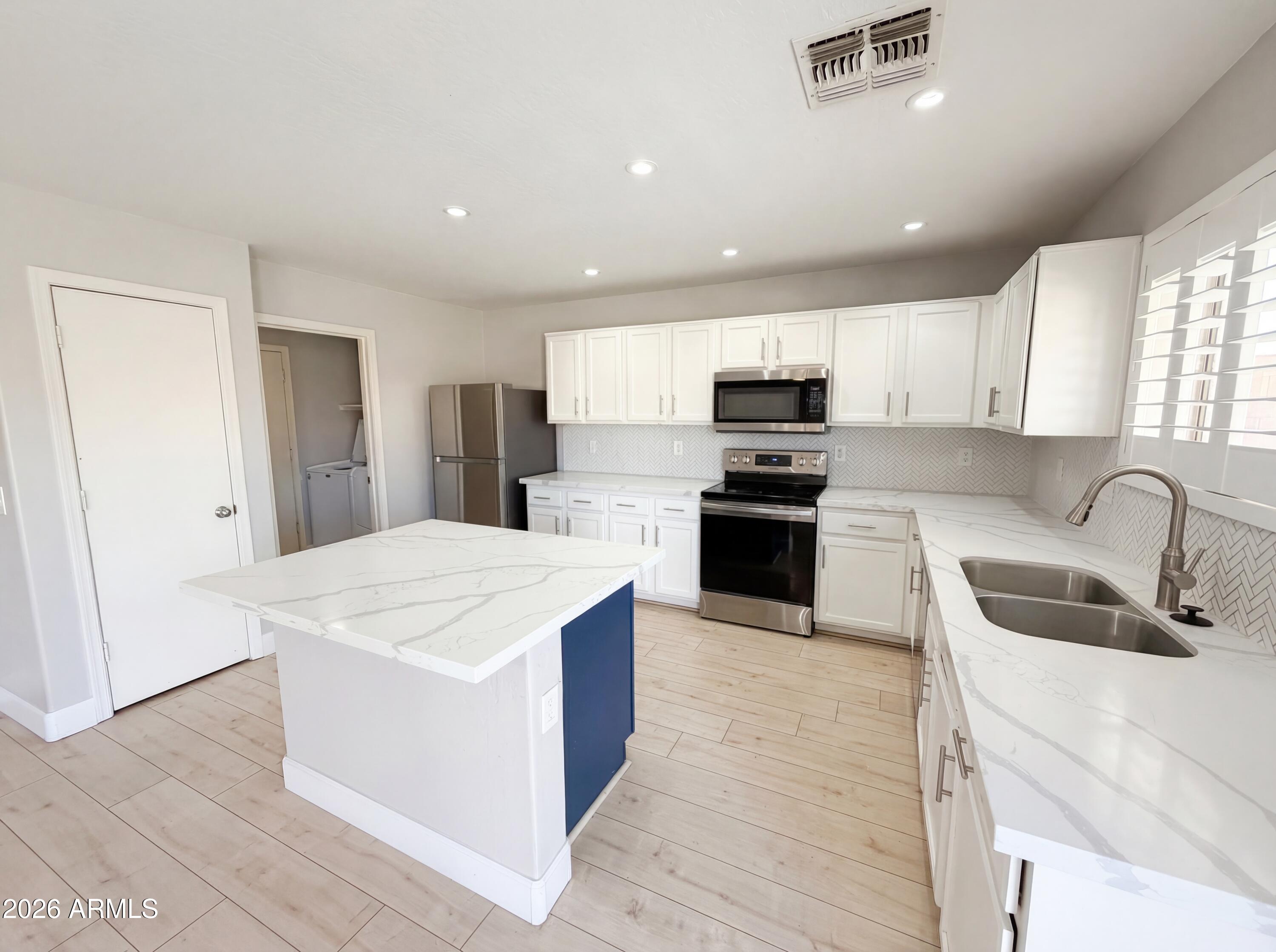 10018 W MIAMI Street