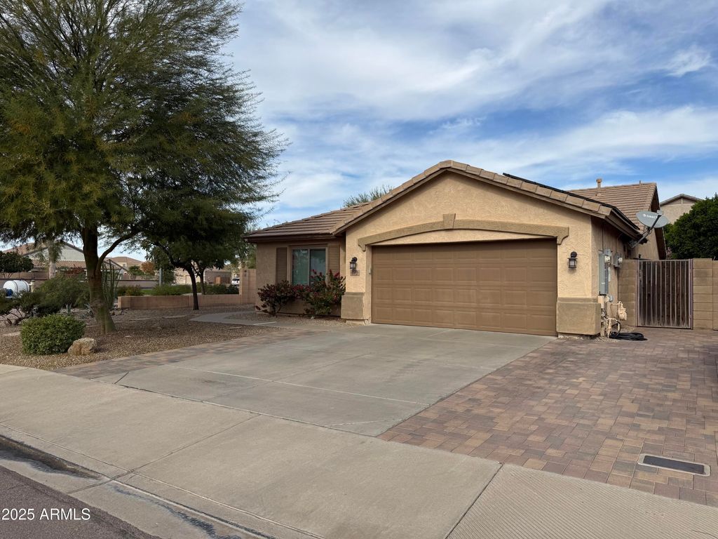 Photo of 9254 W Lone Cactus Drive, Peoria, AZ 85382 (MLS # 6958194)