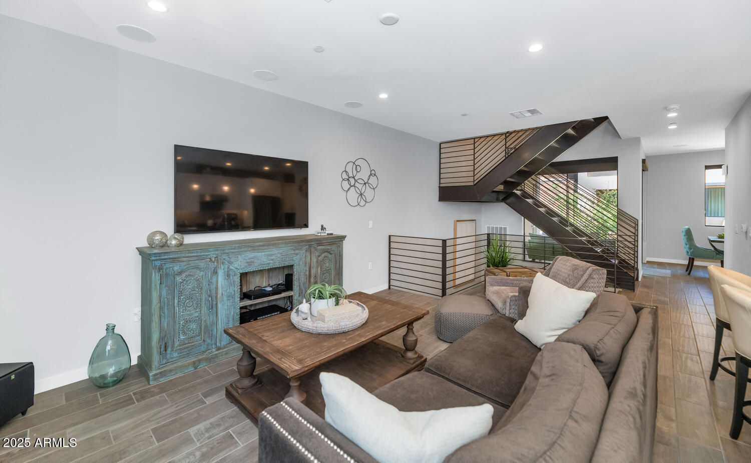 6990 E 6th Street 1007