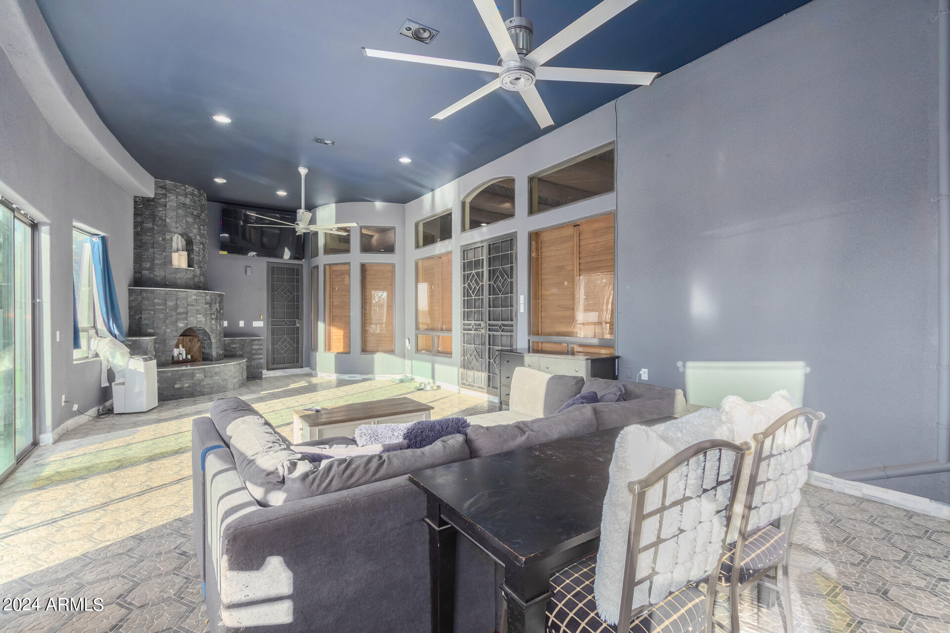 METES AND BOUNDS - Residential