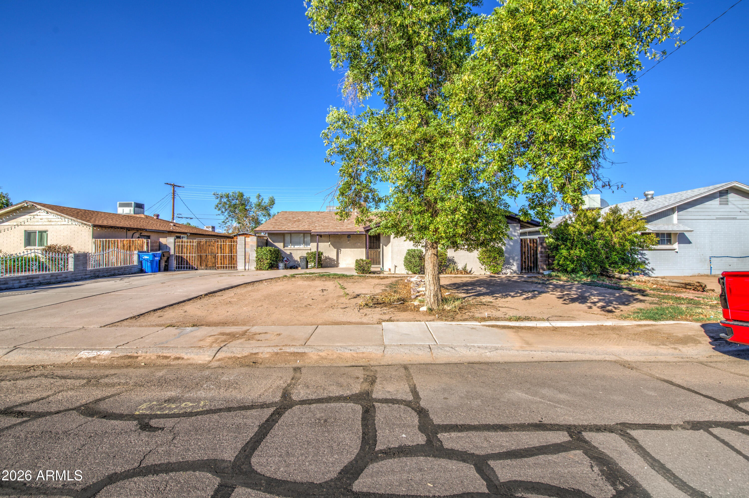 5014 W CATALINA Drive