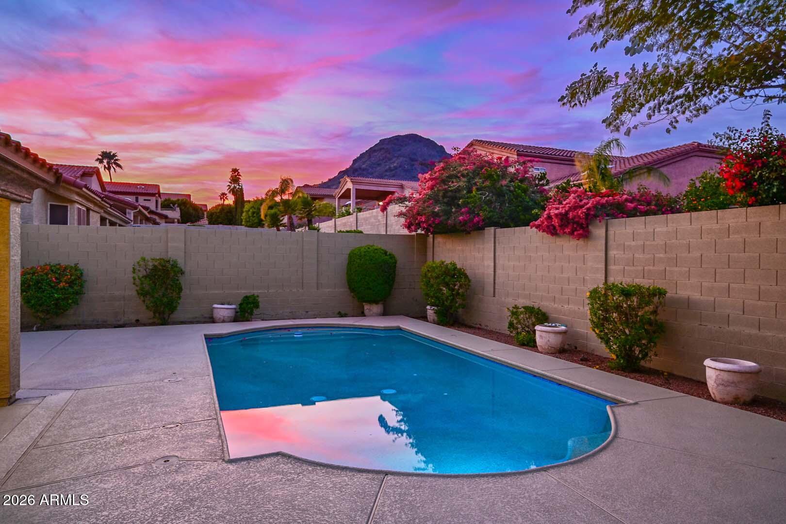 1942 E CLAIRE Drive E