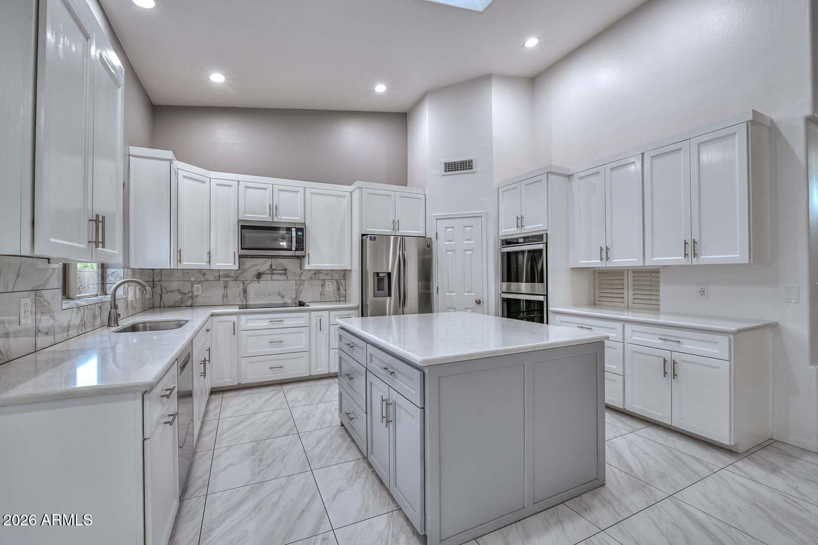 1942 E CLAIRE Drive E