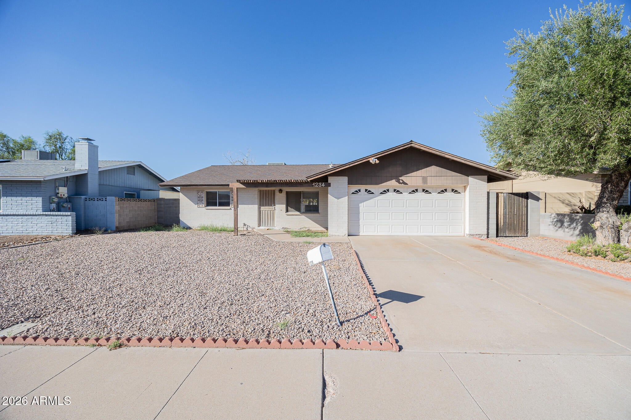 1234 W PALOMINO Drive