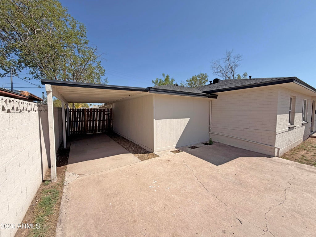 Photo of 100 E 7th Drive, Mesa, AZ 85210 (MLS # 7091806)