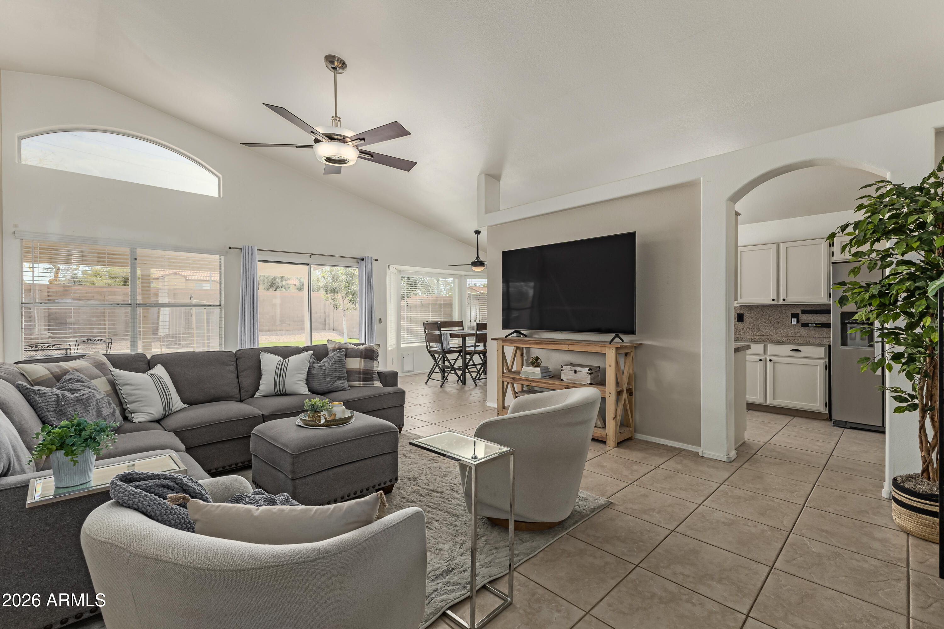 653 W NARANJA Avenue