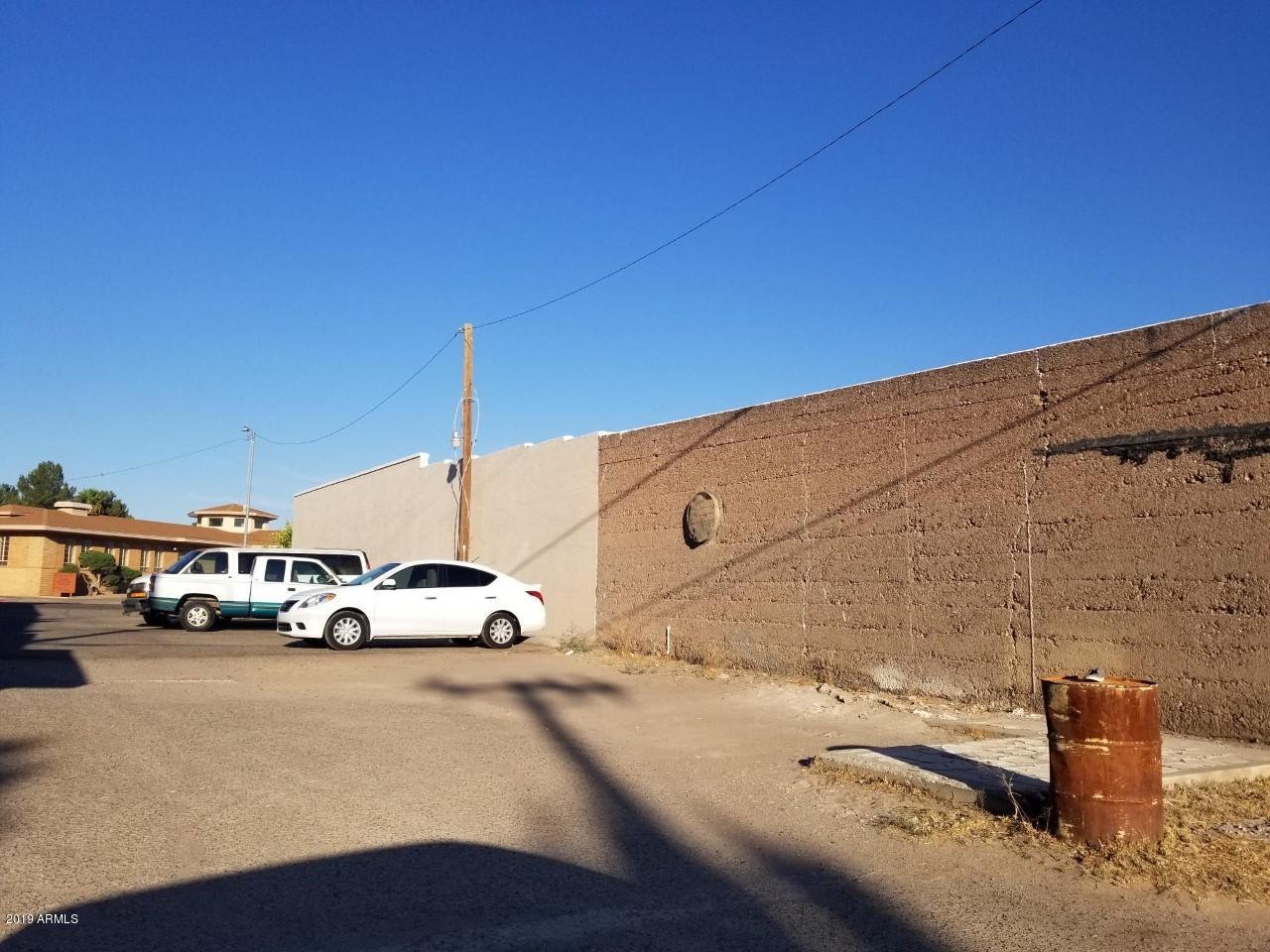 Douglas - Commercial Sale