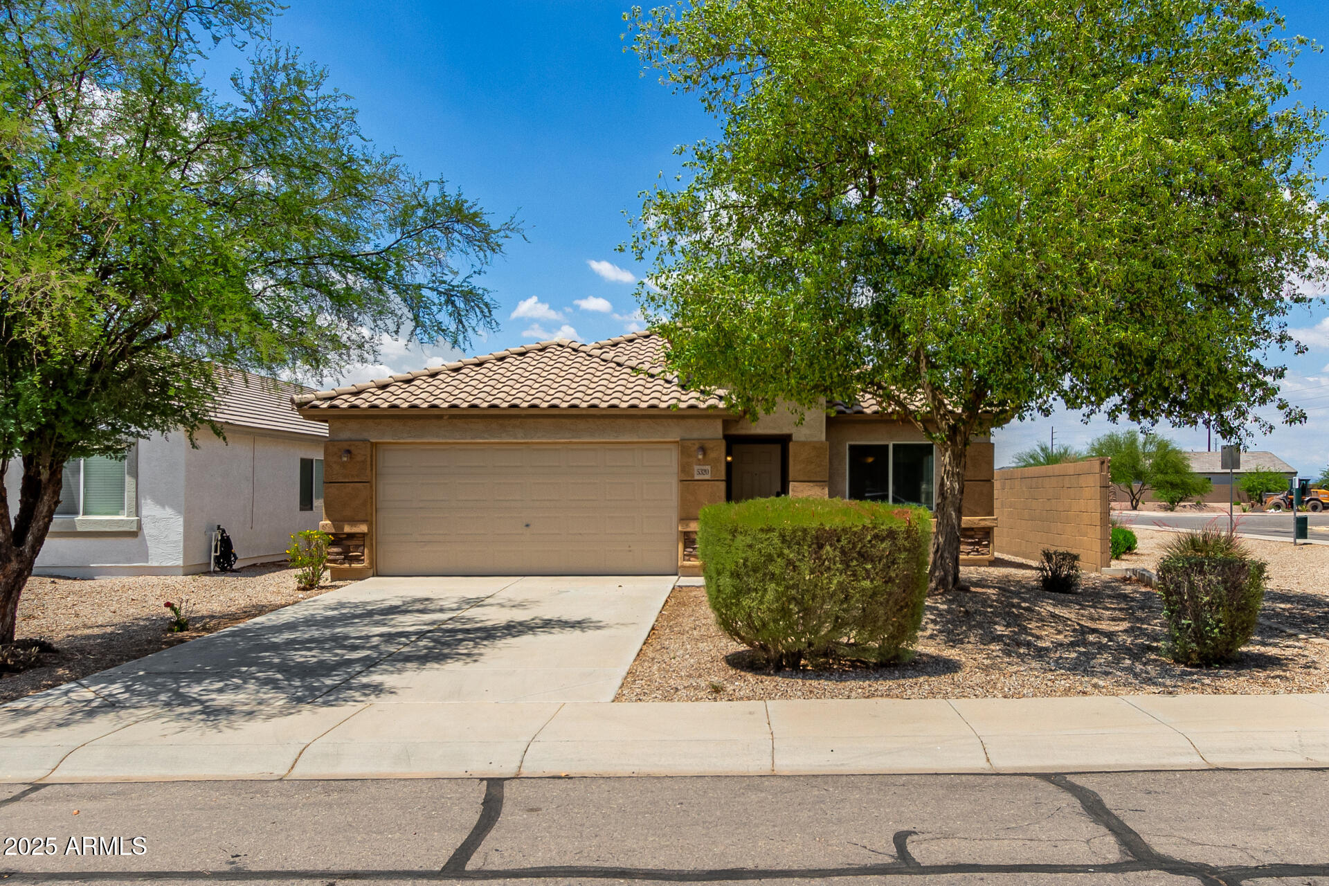 5320 E SILVERBELL Road